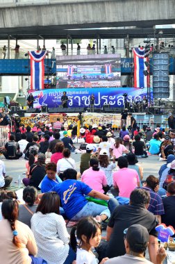 Bangkok-Şubat 1: tanımlanamayan protestocular hükümet anti ratchaprasong kavşağa toplamak ve reform 'kapatma bangkok Concept' seçim öncesinde 1 Şubat 2014 sormak bangkok, Tayland.
