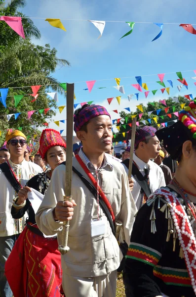 CHIANG MAI, THAILAND - DECEMBER 5 : Manau traditional event of Kachin's tribe to worship God and wish The king of Thailand on 5 December 2012 at Banmai Samahki, Chiang Dao, Chiang Mai, Thailand — Stock Photo, Image