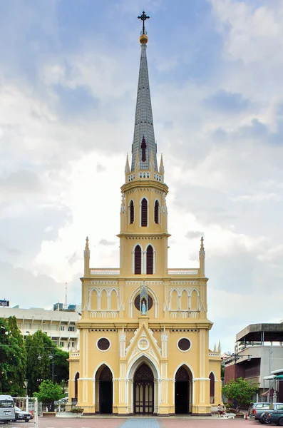 Bangkok, Tayland - 11 Haziran: Kutsal Haç Kilisesi (Gotik mimari tarzı), bangkok, Tayland 8 Haziran 2013 bina cephe — Stok fotoğraf