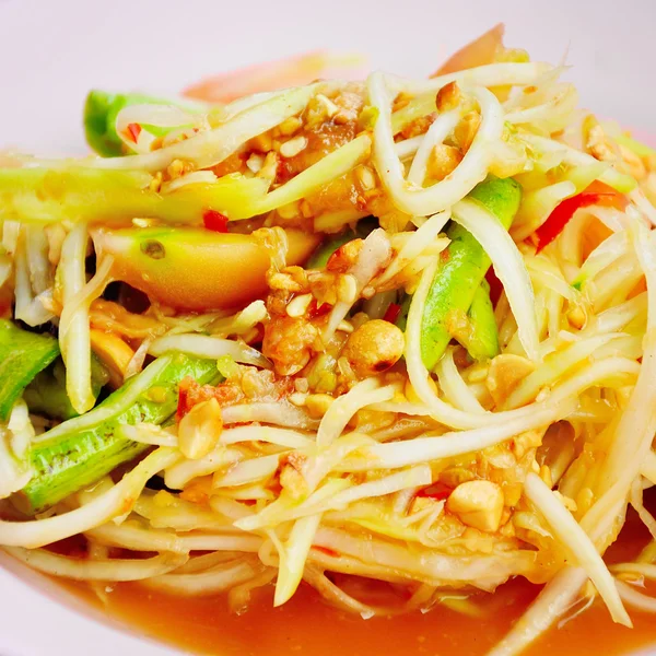 Papaya salatası veya Sum-Tam, Tayland baharatlı salatası. — Stok fotoğraf