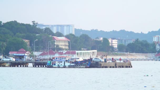 Chonburi Thailand Nov Barco Pesca Atracado Pessoas Molhe Novembro 2020 — Vídeo de Stock