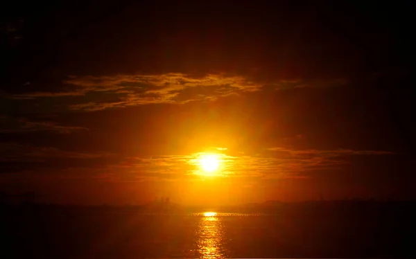 Coucher Soleil Ciel Mer Avec Silhouette Île — Photo