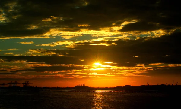 Coucher Soleil Ciel Mer Avec Silhouette Île — Photo