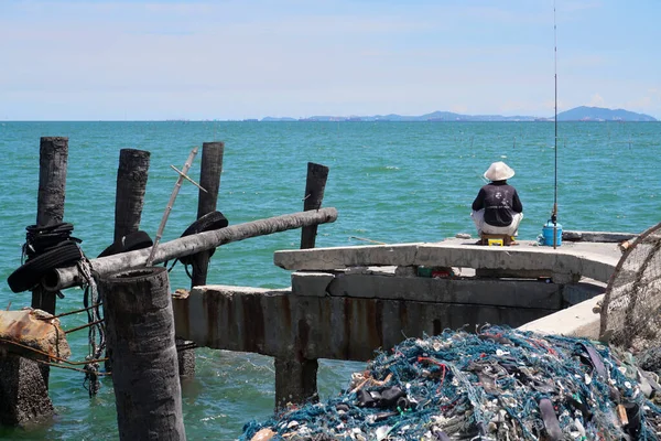 Chonburi Tailândia Julho Homem Não Identificado Que Pesca Molhe Julho — Fotografia de Stock