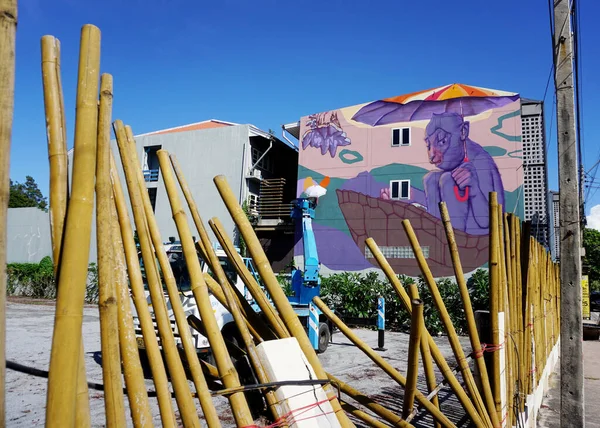 Bangsaen Thailand Feb Artist Crane Truck Paint Graffit Hotel Building — Stock Fotó