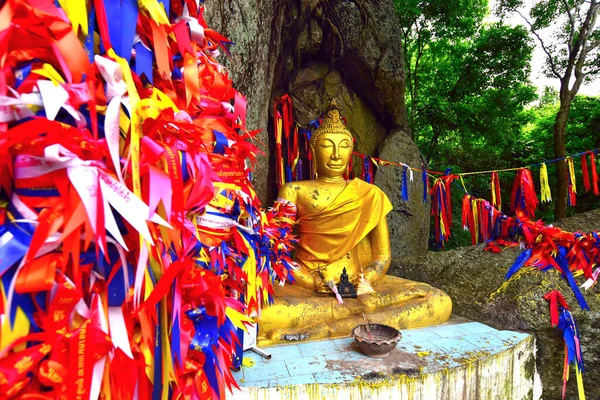 Chonburi Thailand Apr Guldbuddha Staty Vid Khao Tabaek Den April — Stockfoto