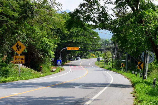 Chonburi Tailandia Abr Tráfico Blanco Carretera Cuesta Abajo Abril 2022 — Foto de Stock