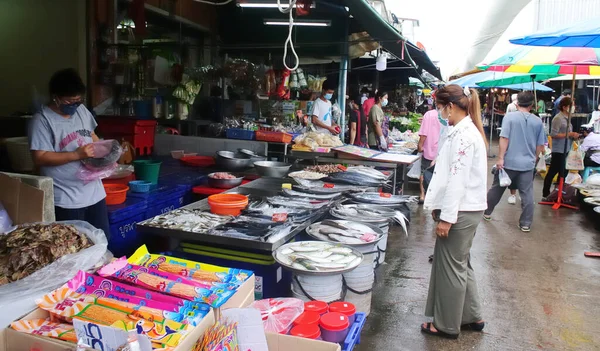 Chonburi Thailand Május Emberek 2022 Május Vásárolnak Halat Piacon Siracha — Stock Fotó