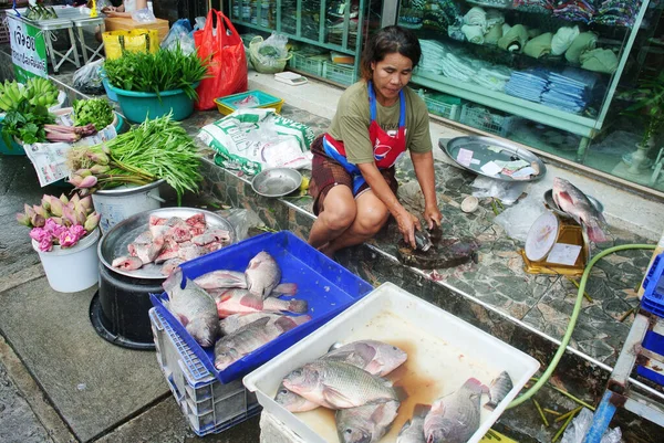 Chonburi Thailand May Female Trader Prepare Fish May 2022 Siracha — Stock fotografie