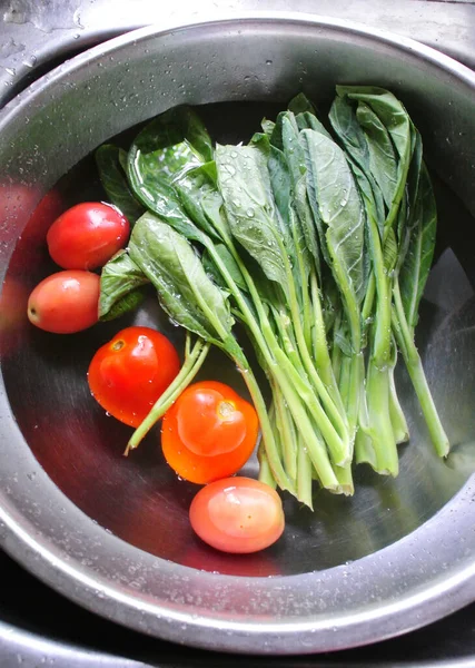 Sauberes Gemüse Becken Blick Aus Dem Hohen Winkel — Stockfoto