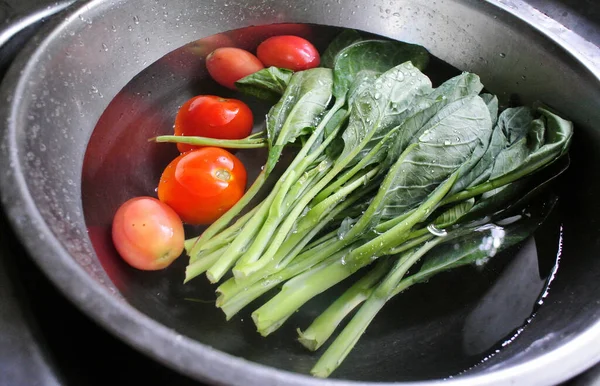 Sauberes Gemüse Becken Blick Aus Dem Hohen Winkel — Stockfoto