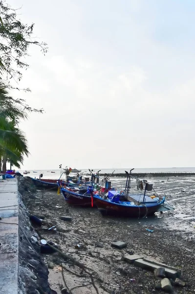 Chonburi Thaïlande Mars Amarrage Bateaux Pêche Port Avec Mer Marée — Photo