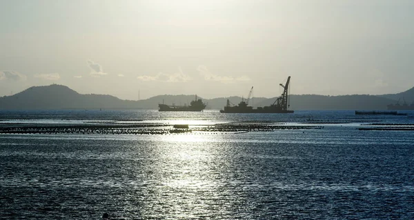 Chonburi Thailand Feb Cargo Ship Crane Sea Island Background February — Fotografia de Stock