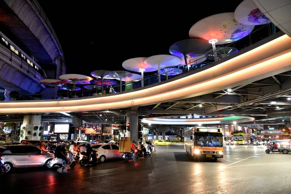 Bangkok Thailand Dec Bus Night Traffic Pathum Wan Intersection December — Stock Photo, Image