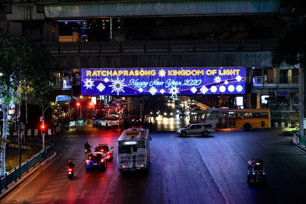 Bangkok Thailand Dec Ratchaprasong Kavşağındaki Gece Trafiği Led Aralık 2019 — Stok fotoğraf