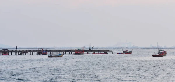 Chonburi Tailandia Marzo Embarcadero Local Con Barco Pesquero Mar Marzo — Foto de Stock