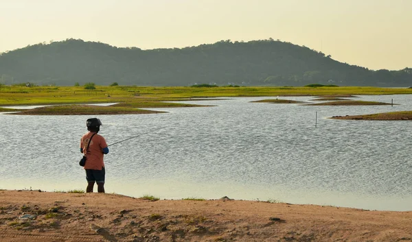 Chonburi Thailand May Man Helmets Fishing Reservoir May 2020 Bang — Stock Photo, Image