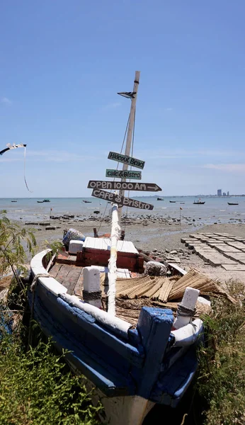 Chonburi Tajlandia Lipca Wrak Statku Znakami Plaży Lipca 2021 Siracha — Zdjęcie stockowe