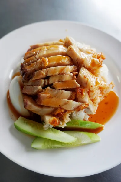 Cerdo Crujiente Con Arroz Comida Tailandesa —  Fotos de Stock