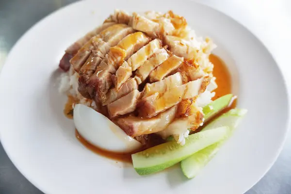 Cerdo Crujiente Con Arroz Comida Tailandesa —  Fotos de Stock