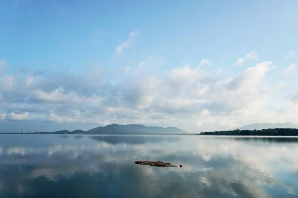 Reflection Lake Nice Water Surface Reflected Landscape Sky Background — Stockfoto