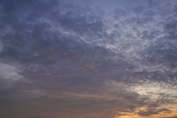 Chmury Zmrokiem Niebo Tło — Zdjęcie stockowe