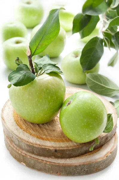 Juicy green apples — Stock Photo, Image