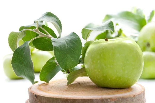 Sappige groene appel — Stockfoto