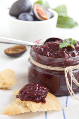 Erik ile baharat sosu