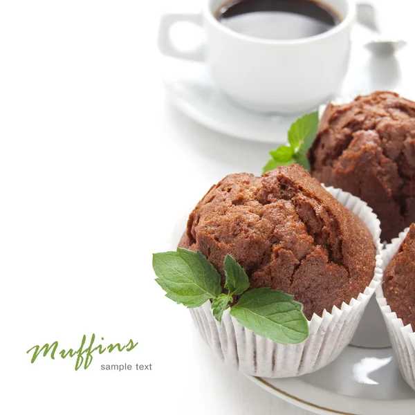 Choklad muffin med färsk mynta — Stockfoto