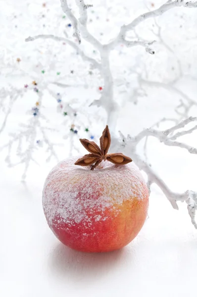 Juldekoration med äpple — Stockfoto