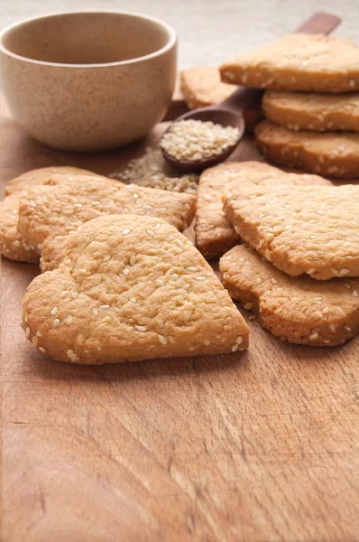 Szezámmag, szív alakú cookie-k — Stock Fotó