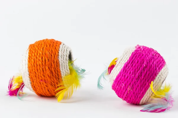 Spielzeug Ball Maus für kleine Kätzchen isoliert auf weißem Hintergrund — Stockfoto