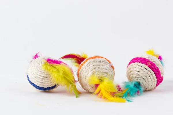 Spielzeug Ball Maus für kleine Kätzchen isoliert auf weißem Hintergrund — Stockfoto