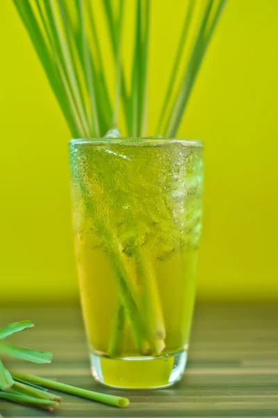 Традиційний тайський напій, сік розель з сушеною квіточкою Розель . — стокове фото