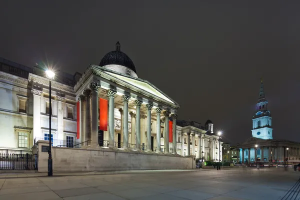 Die nationale galerie und st martin — Stockfoto