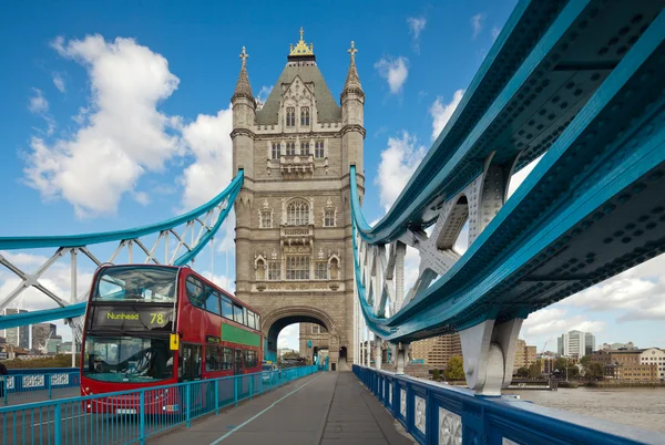 Słynny Tower Bridge w Londynie, Wielka Brytania — Zdjęcie stockowe