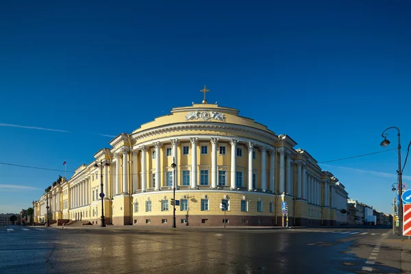 Senate and Synod building in St. Petersburg — Stock Image Senate and Synod building in St. Petersburg Royalty Free Stock Photos