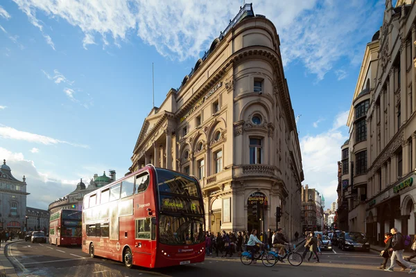 Piccadilly circus, Londra, İngiltere — Stok fotoğraf