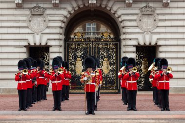 Buckingham Sarayı 'nda Kraliyet Muhafızları.