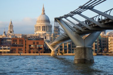 st paul Katedrali ve Millenium bridge, Londra