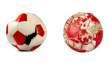 eski ve yırtık bir futbol topu