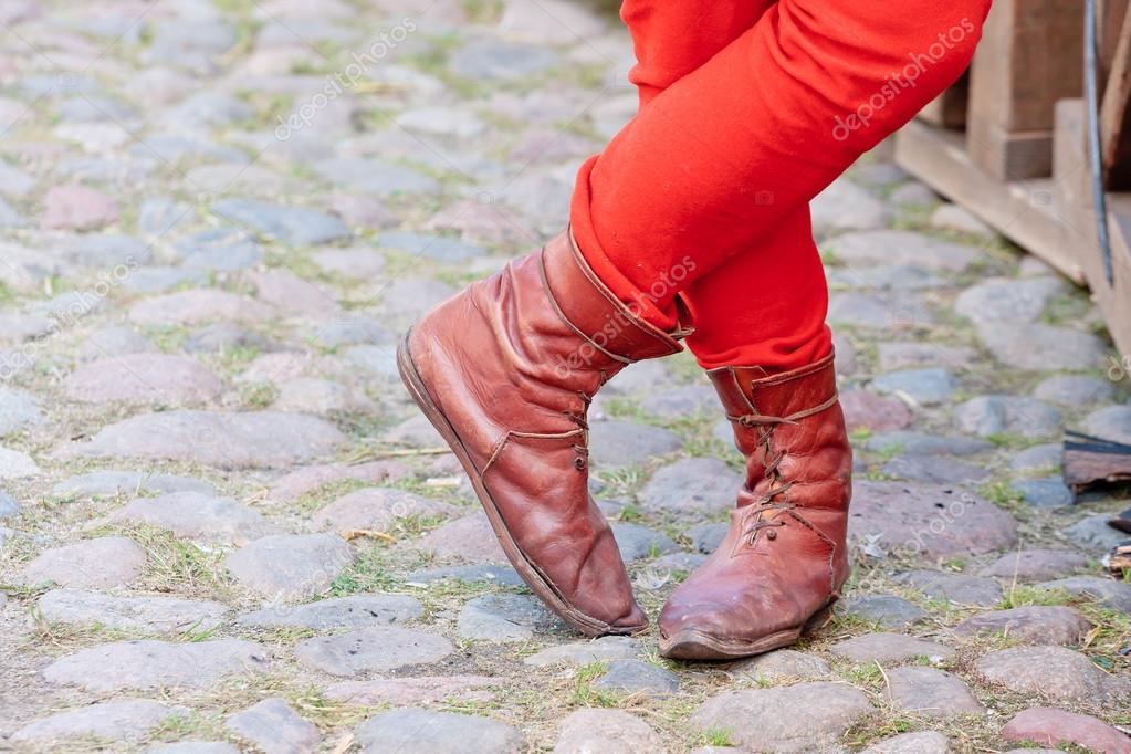 middle ages boots
