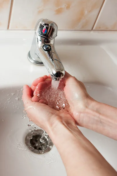 Ellerini yıka. — Stok fotoğraf
