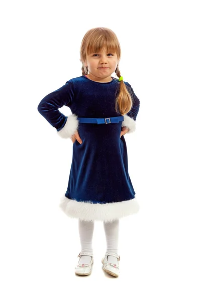 Kleines Mädchen in dunkelblauem Kleid lächelt — Stockfoto