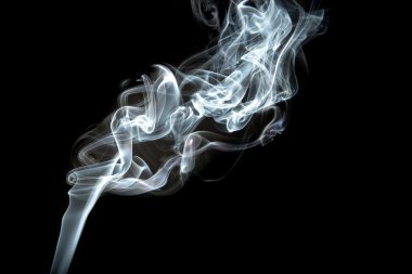 dumanı siyah arkaplanda