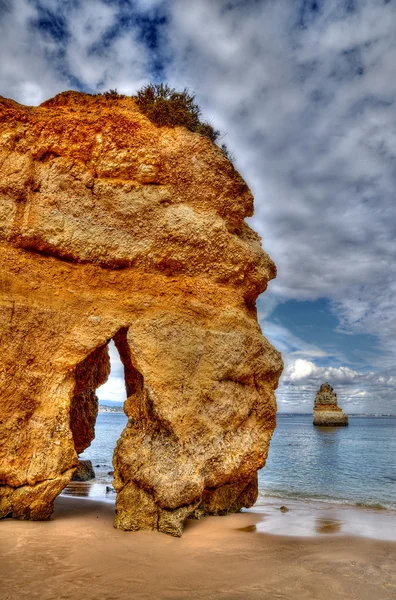 Skalnaté pobřeží Portugalska v HDR — Stock fotografie