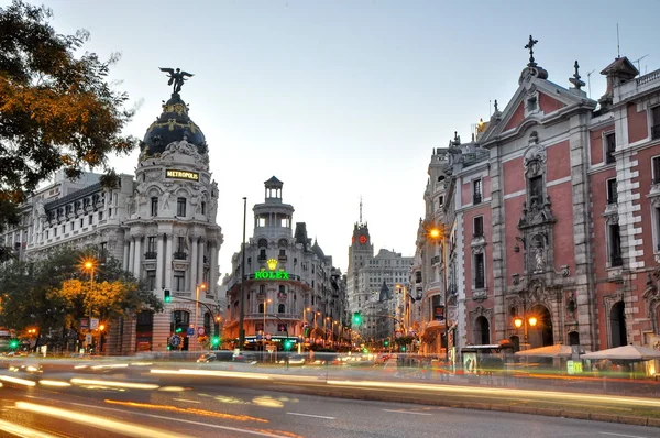 MADRID, ESPANHA - SETEMBRO 30: Gran Via rua em 30 de setembro, 20 Imagens De Bancos De Imagens