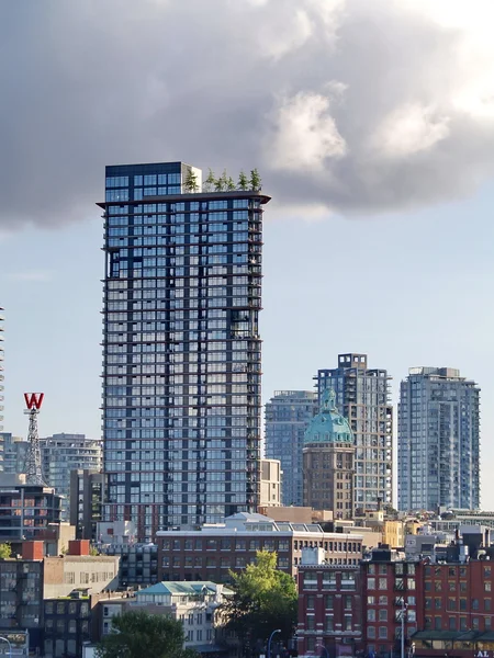 VANCOUVER, CA - 10 DE OCTUBRE: Edificio Woodward en Vancouver en — Foto de Stock