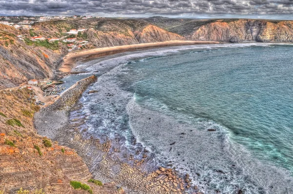 Skalnaté pobřeží Portugalska v HDR — Stock fotografie